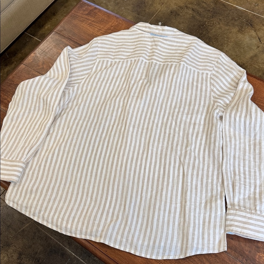 Women’s Tommy Bahama Linen Cabana Stripe Long Sleeve Shirt - Picture 9 of 10
